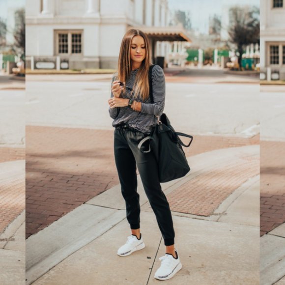 nwot lululemon On My Level Bag 19L black tote crossbody shoulder - Picture 2 of 5